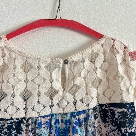 Akemi & Kin Women’s Anthropologie Blouse Size Medium - Picture 5 of 9